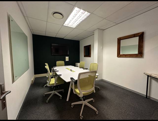 120M² CO-WORKING SPACE TO LET IN DIE HOEWES